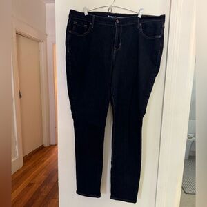Old Navy womens mid rise curvy fit jeans, great condition